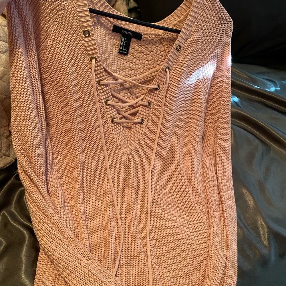 Long sleeve mesh, knit top